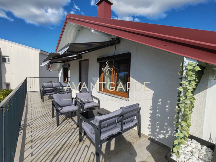 Image No.24-5 Bed House for sale