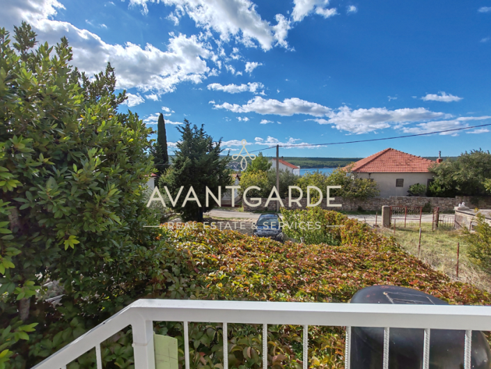 Image No.8-5 Bed House for sale