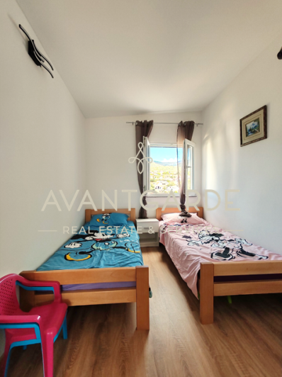 Image No.16-5 Bed House for sale