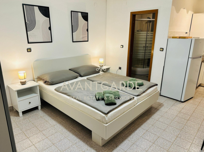 Image No.3-6 Bed House for sale