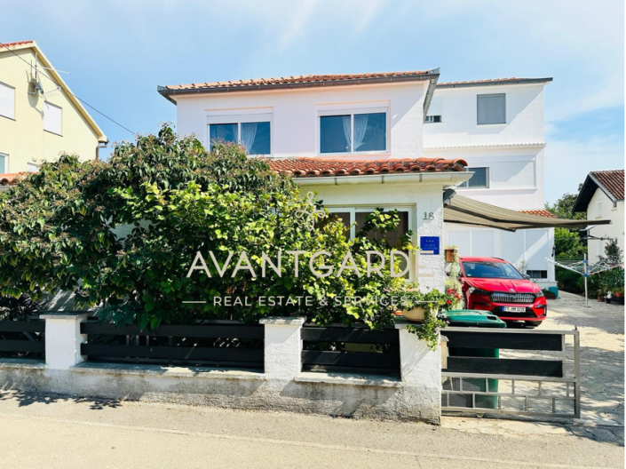 Image No.2-6 Bed House for sale