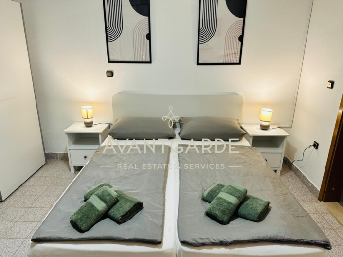 Image No.10-6 Bed House for sale