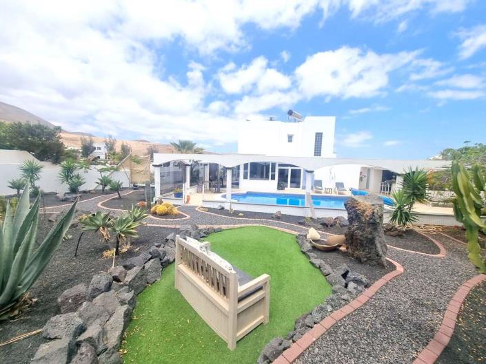 Image No.1-3 Bed Villa for sale