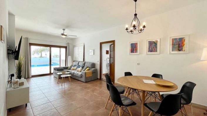 Image No.2-3 Bed Villa for sale