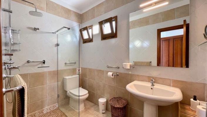 Image No.10-3 Bed Villa for sale