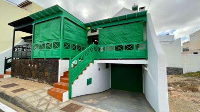 1 - La Santa, House