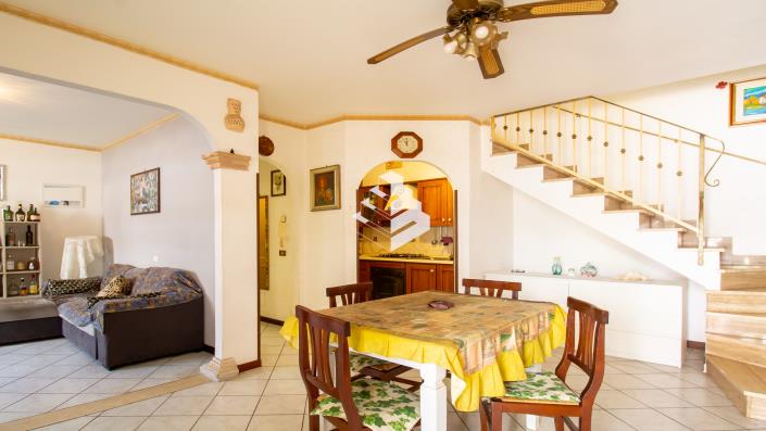 Image No.6-2 Bed Townhouse for sale