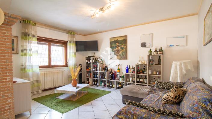 Image No.7-2 Bed Townhouse for sale