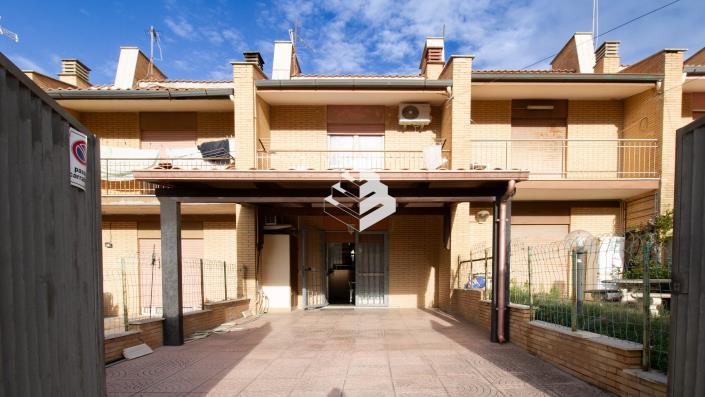 Image No.3-2 Bed Townhouse for sale