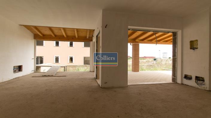 Image No.8-4 Bed Semi-Detached for sale