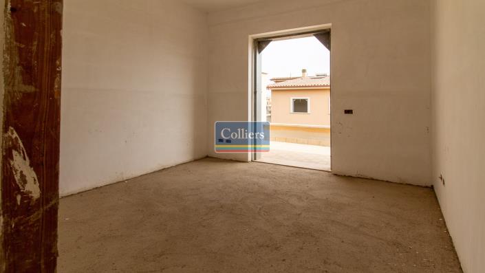 Image No.12-4 Bed Semi-Detached for sale