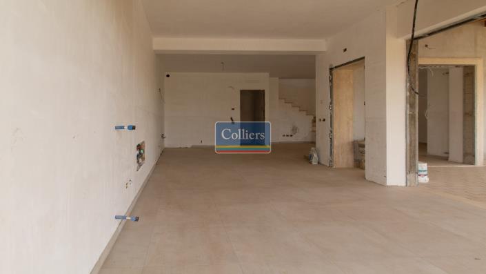 Image No.15-4 Bed Semi-Detached for sale