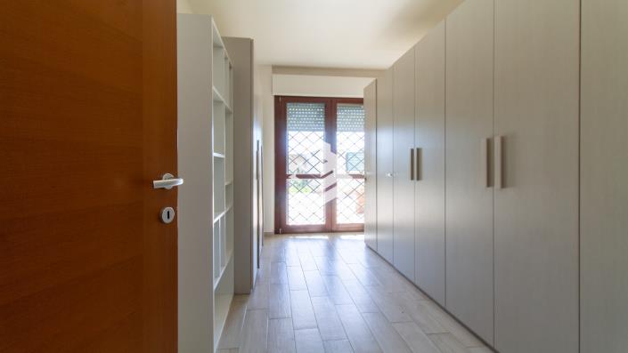 Image No.9-Appartement de 2 chambres à vendre à Pomezia