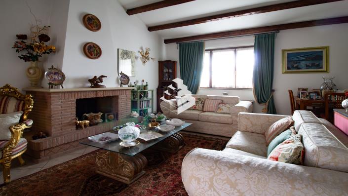 Image No.11-4 Bed Semi-Detached for sale