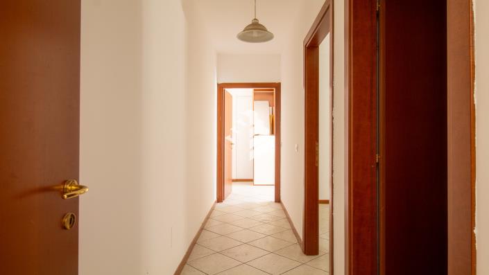 Image No.8-Appartement de 2 chambres à vendre à Pomezia