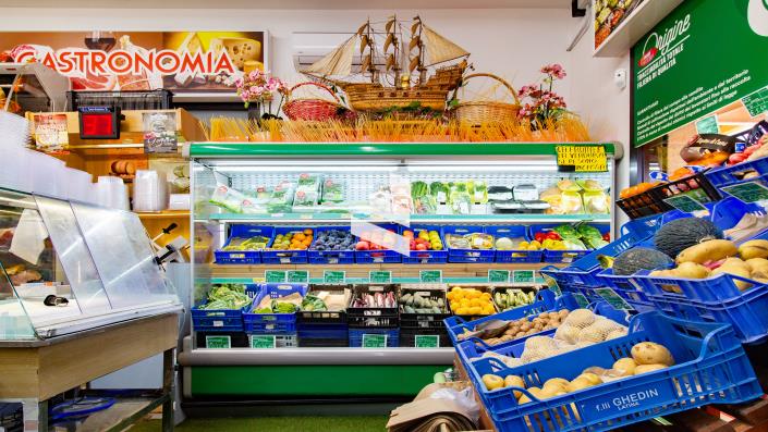 Image No.8-3 Bed Commercial for sale