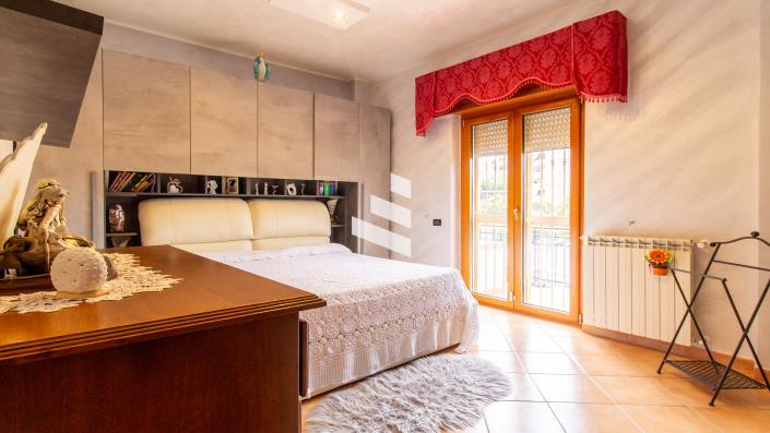 Image No.12-3 Bed Apartment for sale