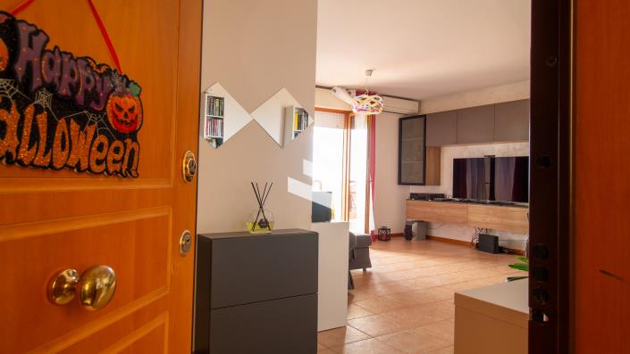 Image No.3-Appartement de 2 chambres à vendre à Pomezia