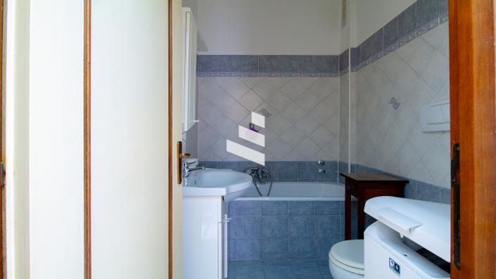 Image No.21-3 Bed Apartment for sale