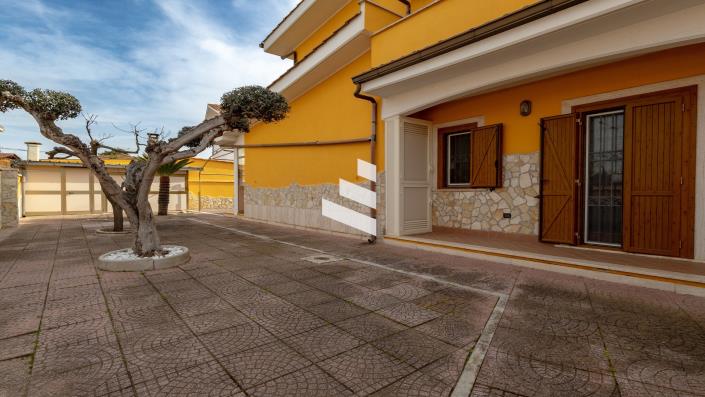 Image No.3-Villa de 2 chambres à vendre à Pomezia