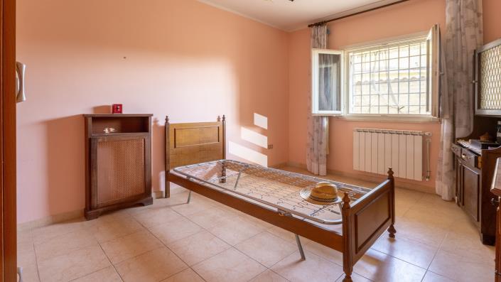 Image No.12-4 Bed Villa for sale