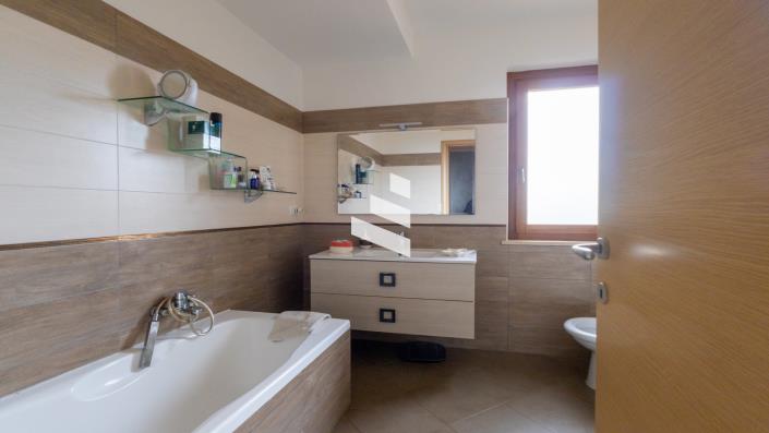 Image No.16-3 Bed Villa for sale