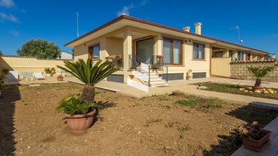 1 - Pomezia, Villa