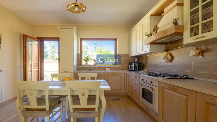 Image No.10-3 Bed Villa for sale