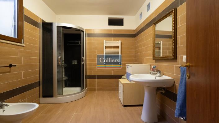 Image No.17-4 Bed Villa for sale