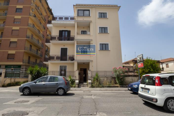 Image No.3-Appartement de 4 chambres à vendre à Frosinone