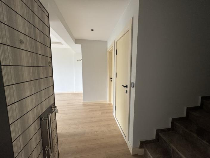 Image No.9-3 Bed Apartment for sale