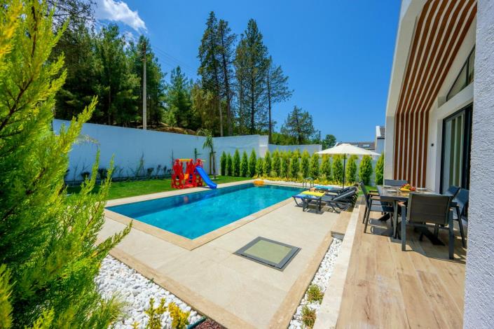 Image No.10-3 Bed Bungalow for sale