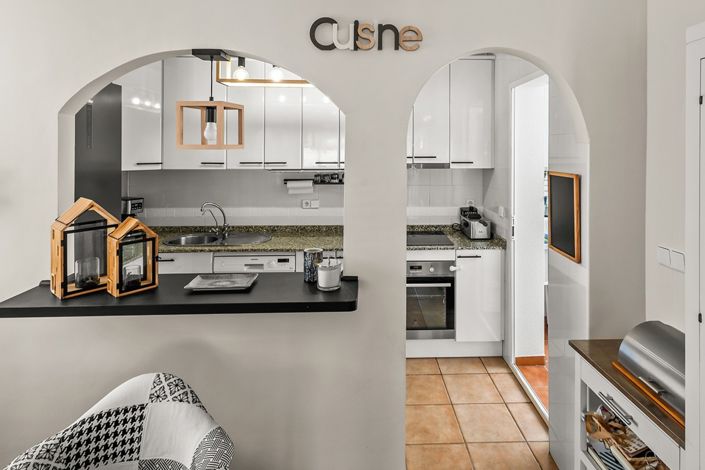 Image No.17-4 Bed Property for sale