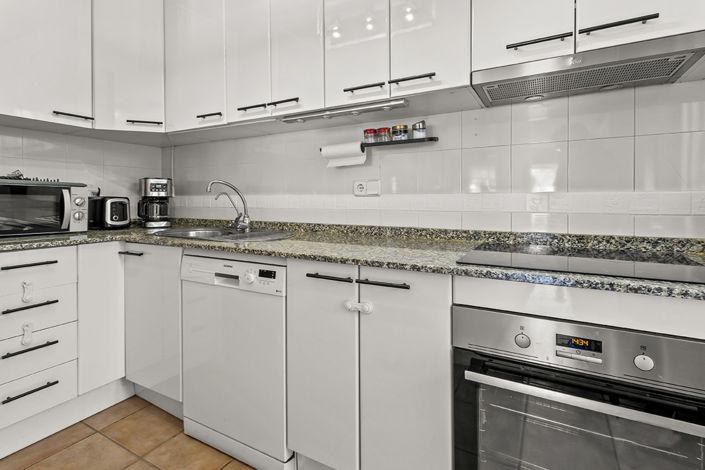 Image No.18-4 Bed Property for sale