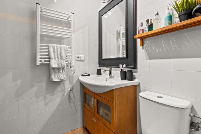 Image No.30-4 Bed Property for sale