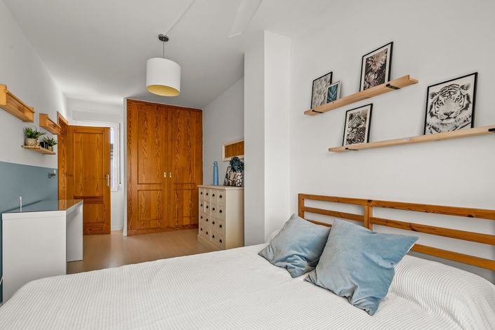 Image No.32-4 Bed Property for sale