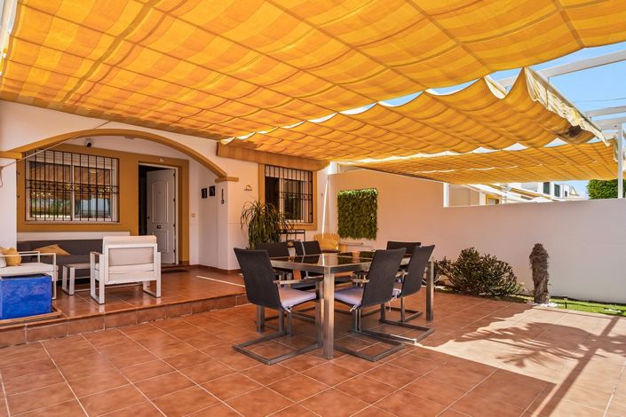 Image No.8-4 Bed Property for sale