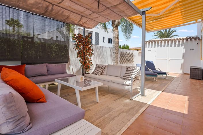 Image No.10-4 Bed Property for sale