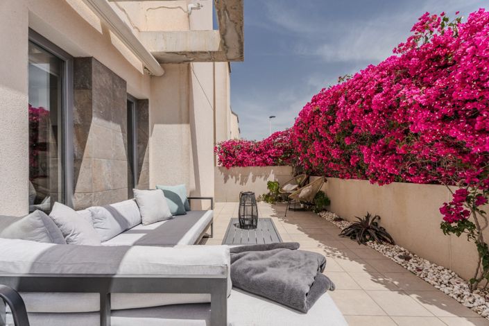 Image No.2-3 Bed Villa for sale