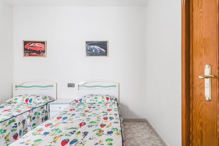 Image No.11-2 Bed Townhouse for sale