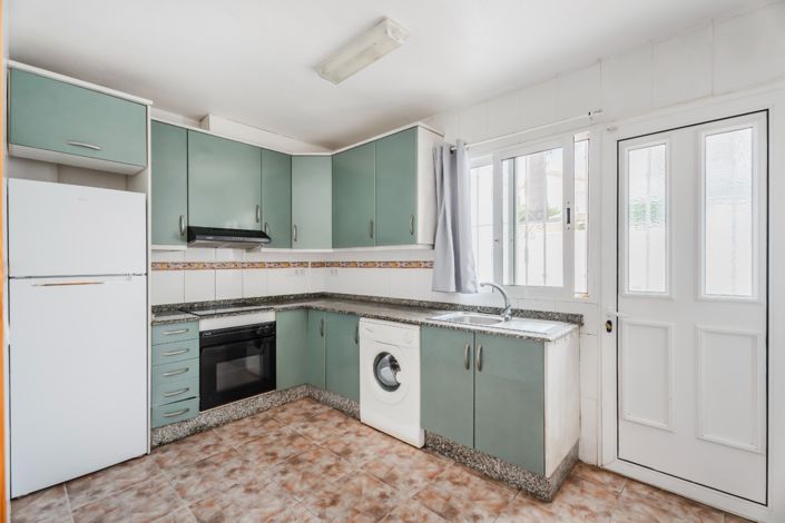 Image No.8-3 Bed Townhouse for sale