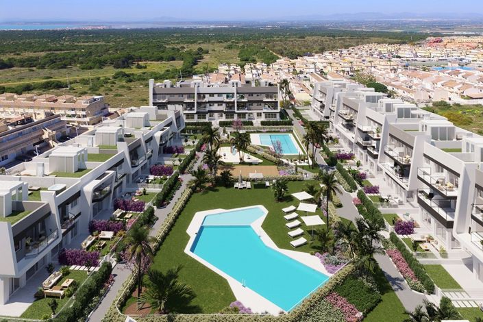 Image No.12-3 Bed Property for sale