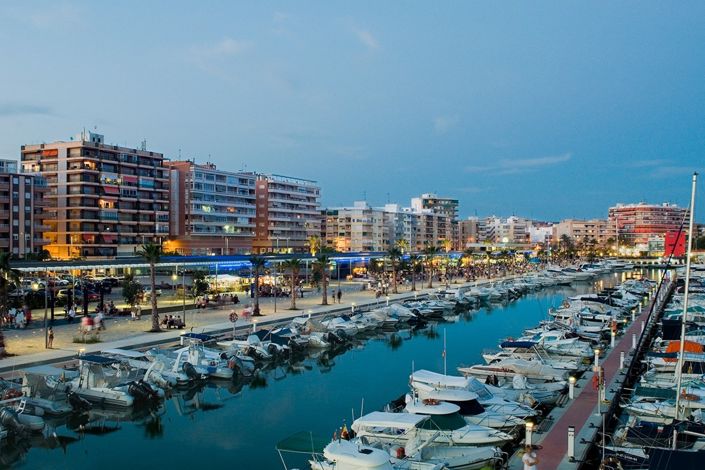 Image No.14-3 Bed Property for sale