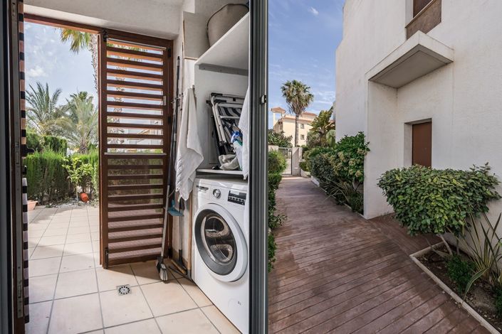 Image No.25-3 Bed Property for sale