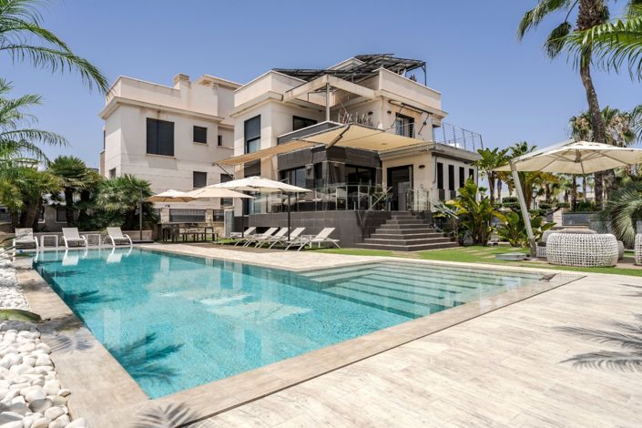 Image No.1-Villa de 5 chambres à vendre à Orihuela Costa
