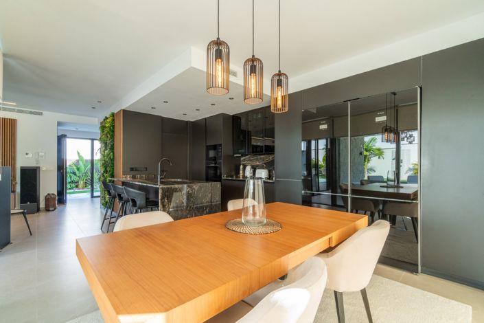 Image No.16-2 Bed Villa for sale