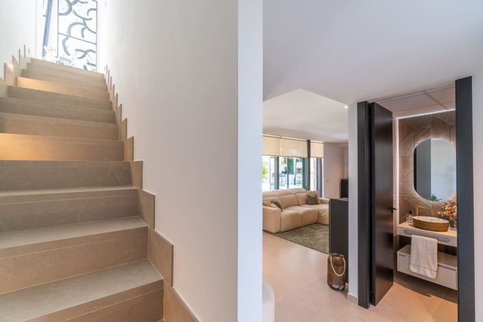 Image No.37-2 Bed Villa for sale