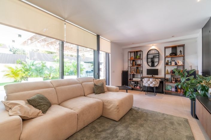 Image No.9-2 Bed Villa for sale