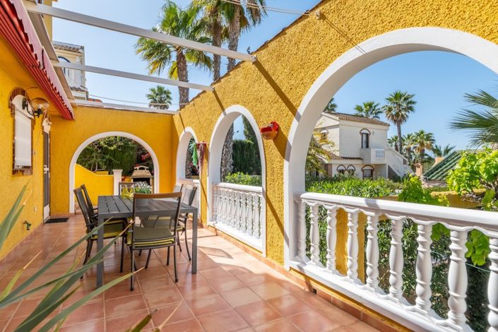 Image No.16-3 Bed House for sale