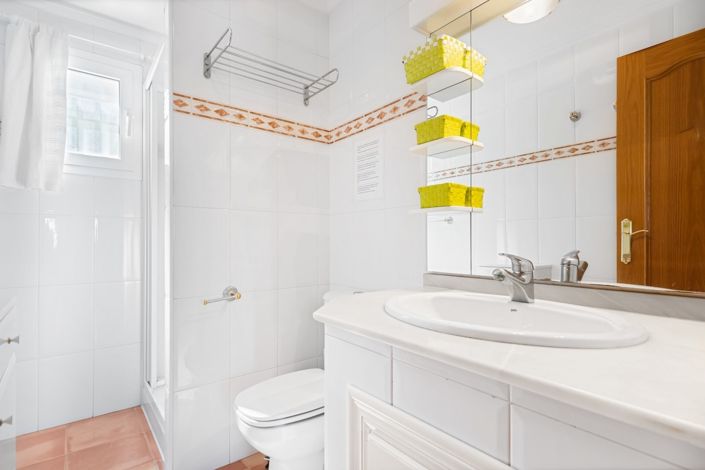 Image No.34-3 Bed House for sale